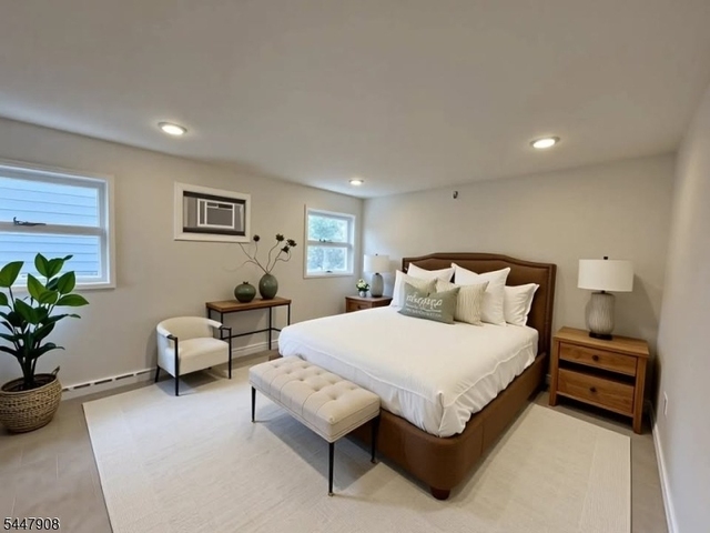 105 Chandler Ave - Photo 1