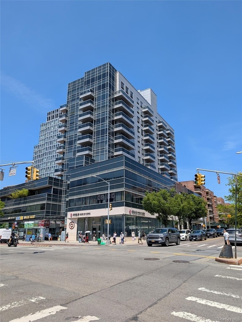 13619 Franklin Avenue - Photo 1