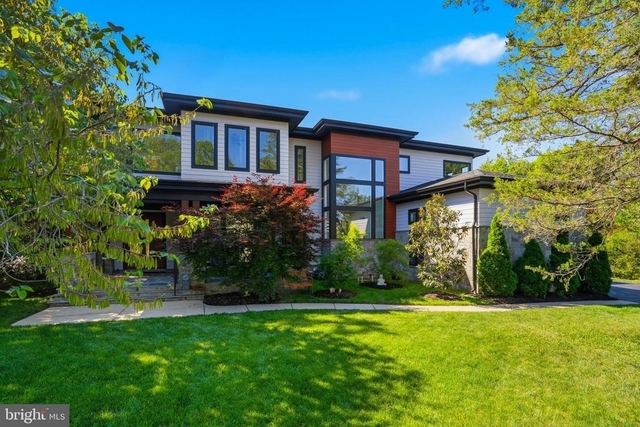 1513 Oakview Drive - Photo 1