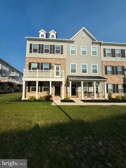 11 E Front St - Photo 1