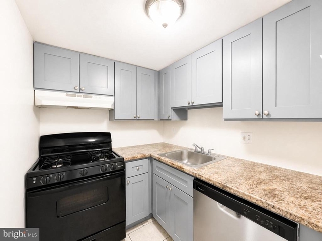 1825 Bridgetown Pike - Photo 1