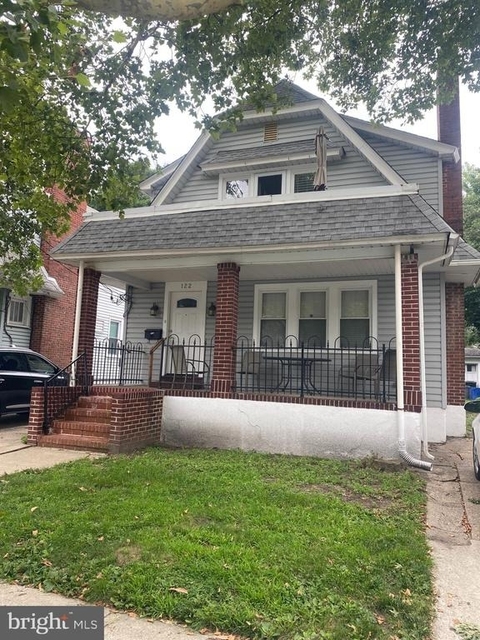 122 E Wayne Terrace - Photo 1
