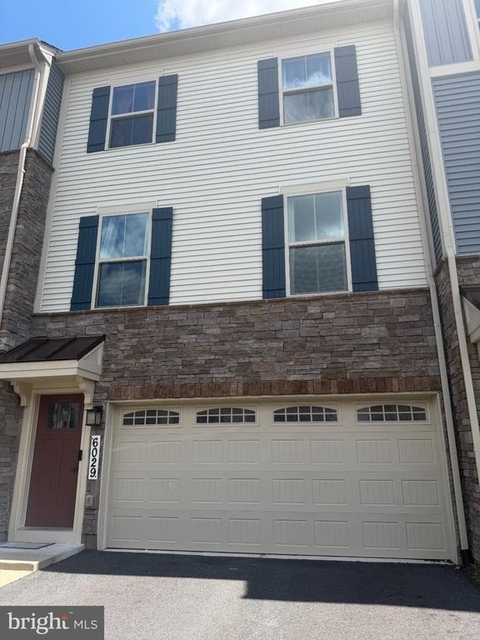 6029 Goshawk Street - Photo 1