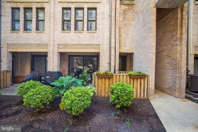 1325 13th Street Nw - Photo 1