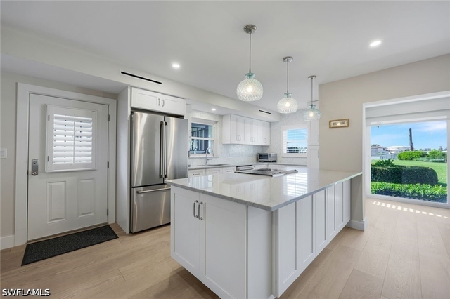 3400 Gulf Shore Boulevard N - Photo 1