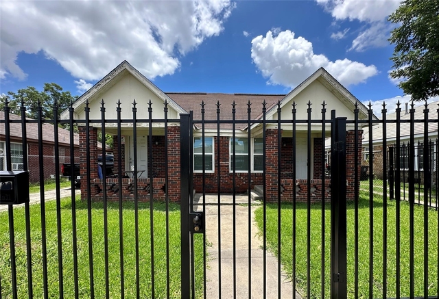 5026 Jefferson Street - Photo 1