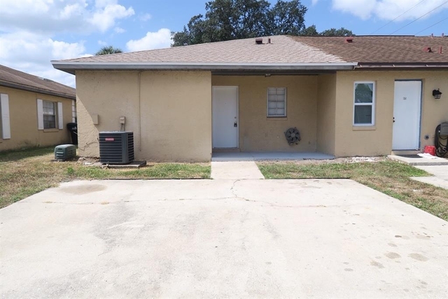 1513 Sophie Boulevard - Photo 1