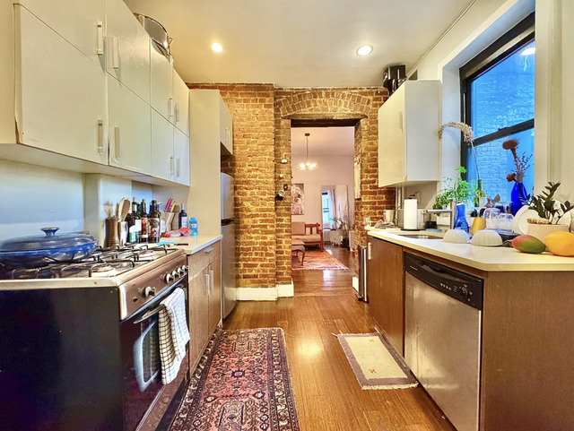210 Humboldt Street - Photo 1