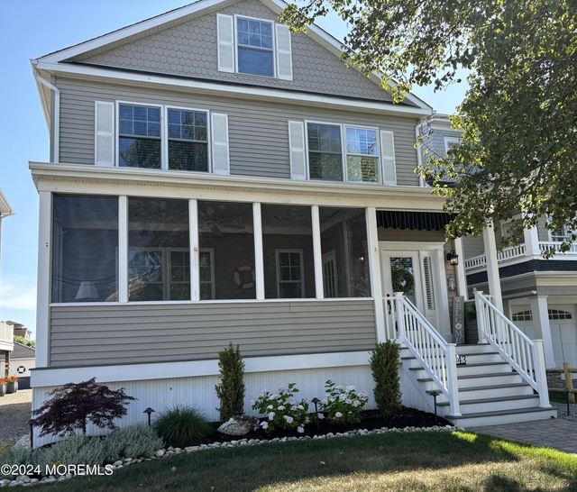 43 Ocean Avenue - Photo 1