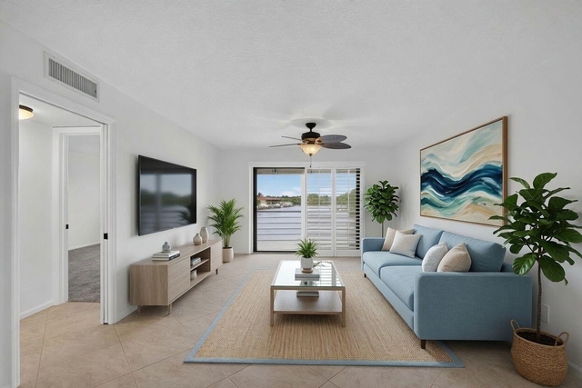 313 Lake Circle - Photo 1