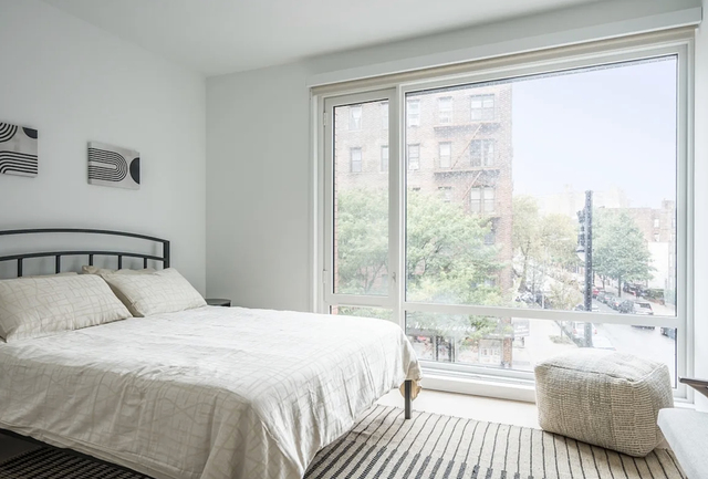 Nostrand Avenue, Brooklyn - Photo 1