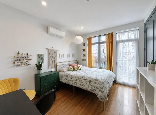 27 Woodbine Street - Photo 1