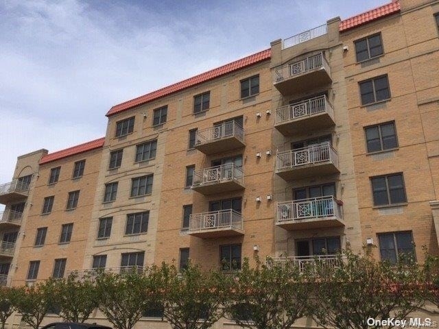125 E Broadway - Photo 1