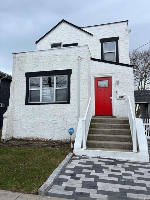 146 Kingston Boulevard - Photo 1