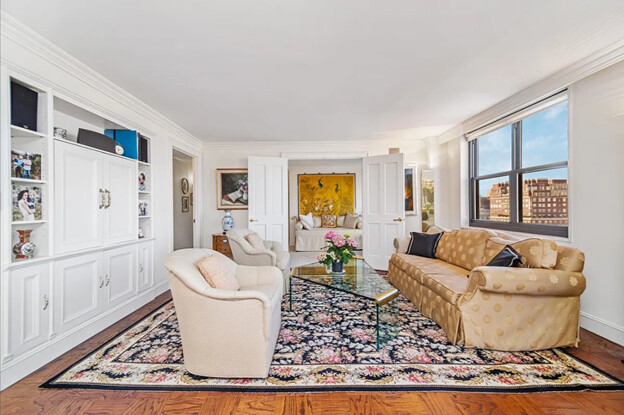 200 E 90th Street - Photo 1