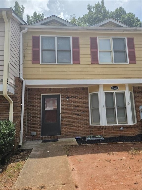 5595 Wells Circle - Photo 1
