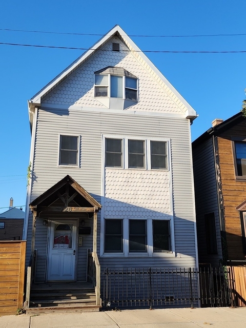 726 W 17th Street - Photo 1