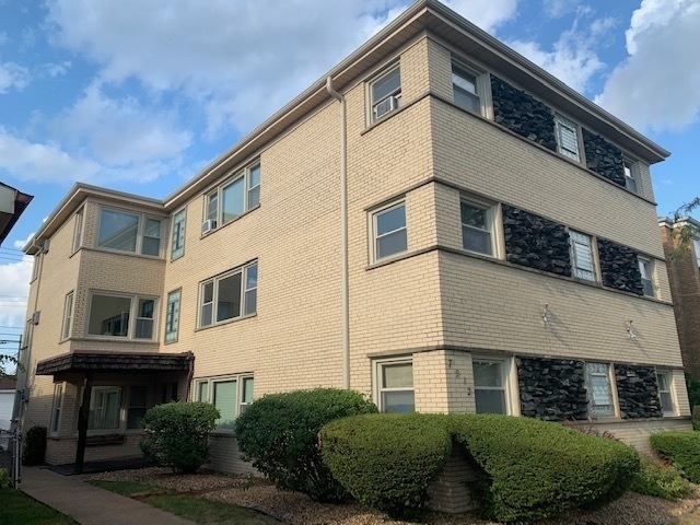 7912 W Belmont Avenue - Photo 1