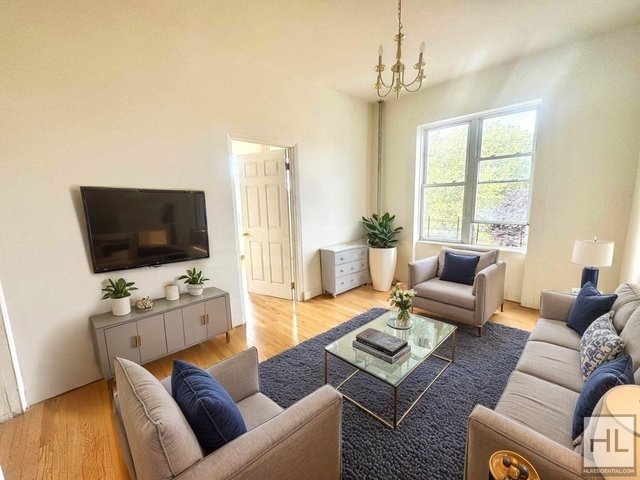 Grant Avenue - Photo 1