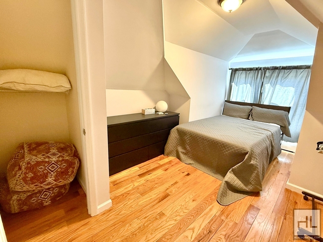 East Tremont Avenue - Photo 1