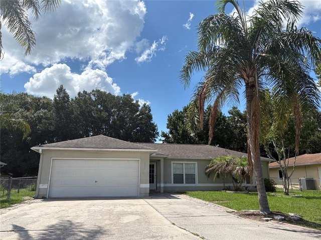 305 Colonade Court - Photo 1