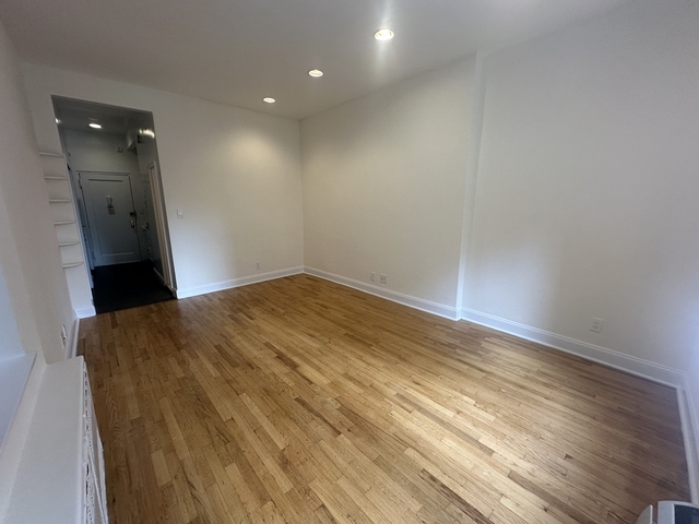 225 East 10th Street - Photo 1