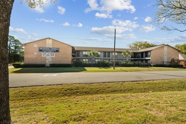 320 E 4th Street - Photo 1