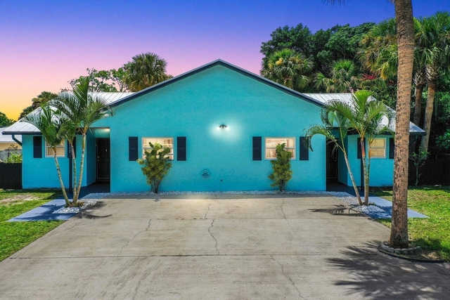 2132 Ne Pelican Terrace - Photo 1