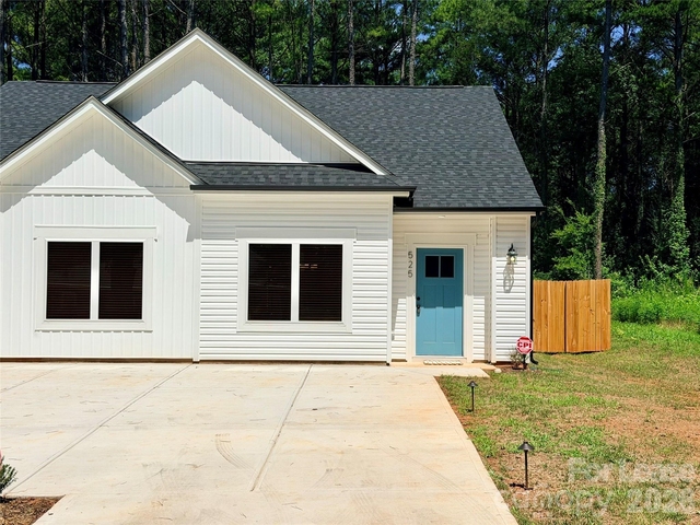 525 N Linwood Avenue - Photo 1