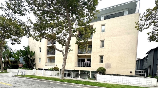 423 S Rexford Drive - Photo 1