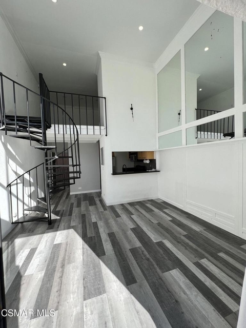1440 Veteran Avenue - Photo 1