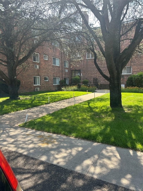 50-52 Gibson Boulevard - Photo 1