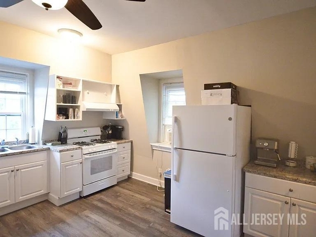 405 N Washington Avenue - Photo 1