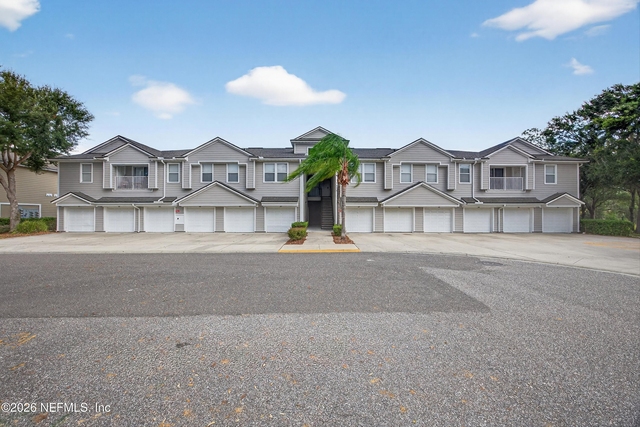 7047 Deer Lodge Circle - Photo 1