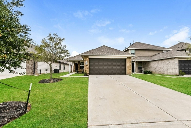 1216 Narrow Heights Drive - Photo 1