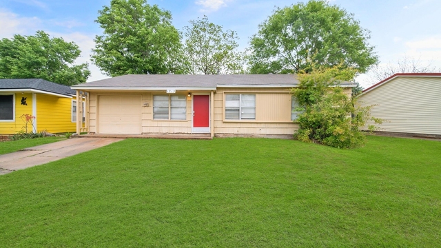 1213 Hector Avenue - Photo 1