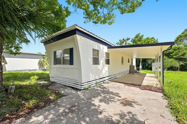 7205 Commons Boulevard - Photo 1