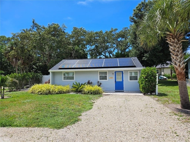 5042 Linda Street - Photo 1