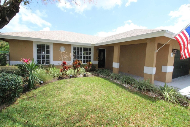 147 Nw 10th Avenue - Photo 1