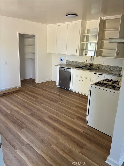 863 Morada - Photo 1