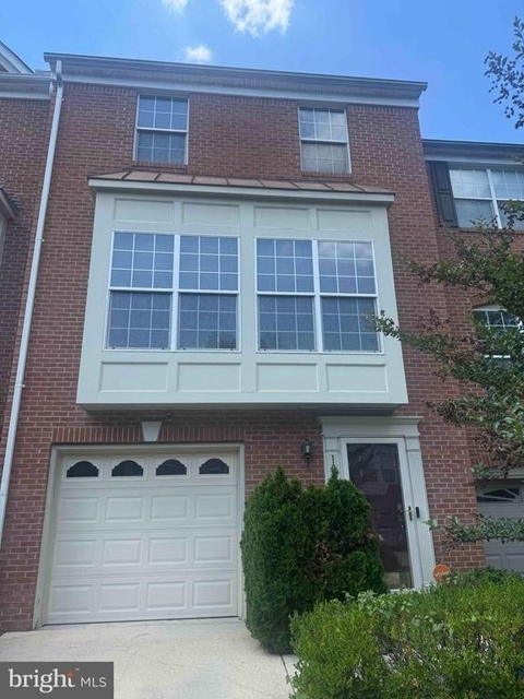 10502 Glen Manor Drive - Photo 1