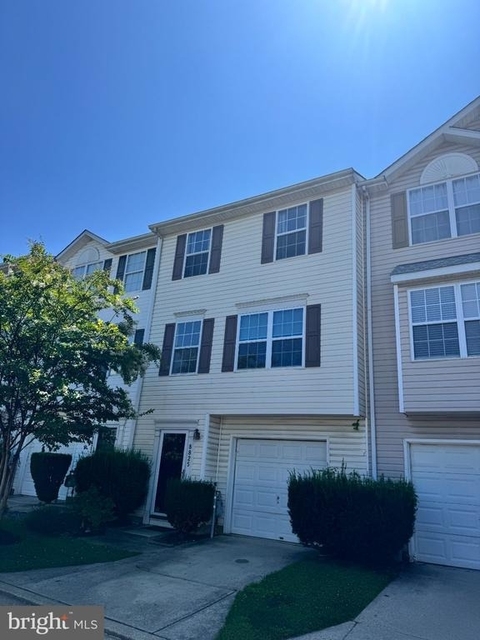 8825 Goose Landing Circle - Photo 1