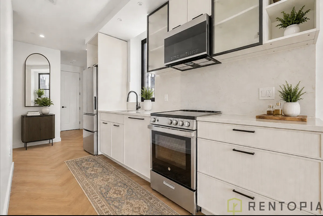 163 Willoughby Street - Photo 1