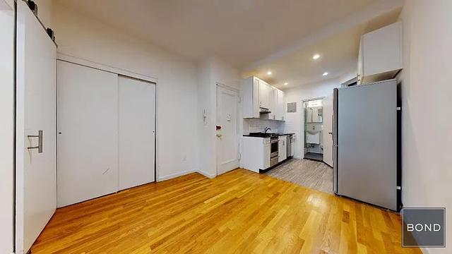 432 East 83rd Street - Photo 1