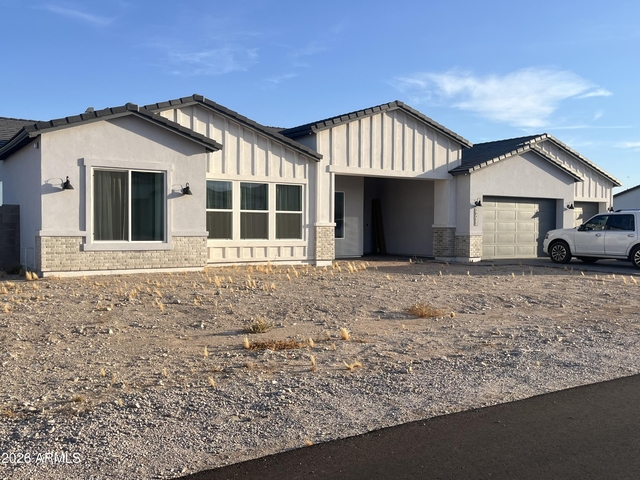 20255 W Highland Avenue - Photo 1