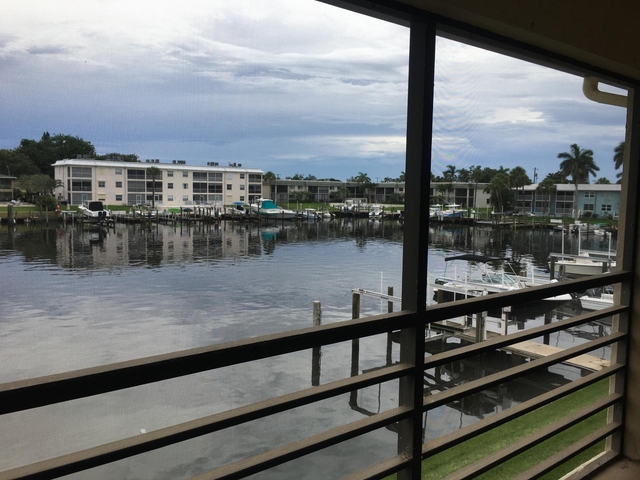 309 Lake Circle - Photo 1