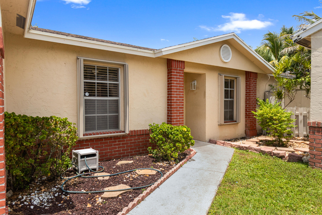 13945 Langley Place - Photo 1