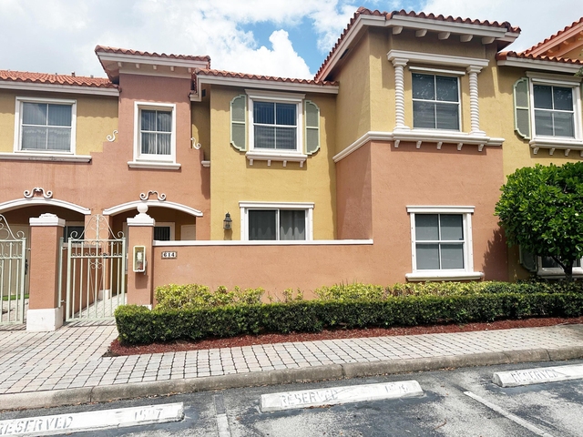 614 Sw 106th Avenue - Photo 1