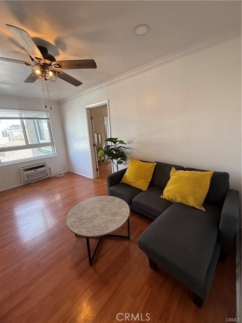 10900 Blix - Photo 1