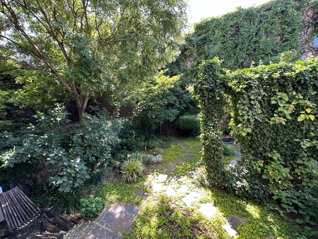 223 Van Brunt Street - Photo 1